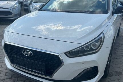 Hyundai i30 118.000 km 13.500 € Büdingen 63654