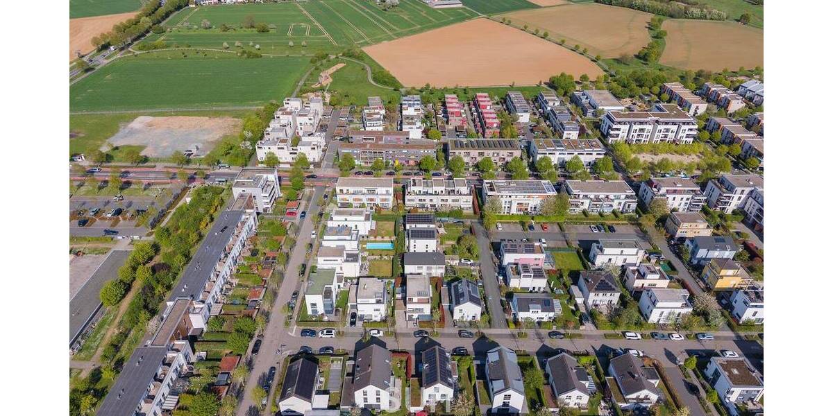 Einfamilienhaus Frankfurt am Main Kalbach-Riedberg - 5 Zimmer, 182 m&sup2;, 4.800&euro; | Angebot:26275947