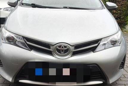 Toyota Auris 243.651 km 4.700 € Frankfurt 60438