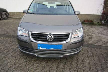 VW Touran 201.000 km 4.900 &euro; Bad Homburg 61350