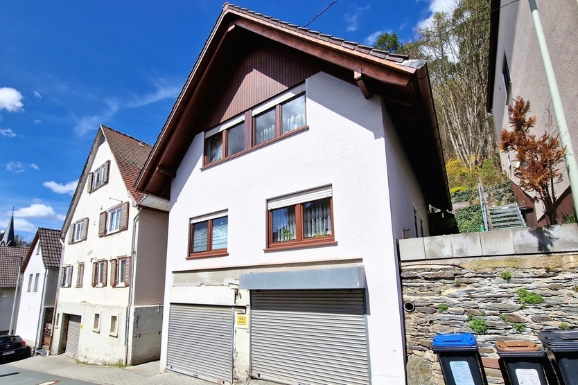 Neuer Preis! Grundstück, 3 Gebäude, bis zu 5 WE, davon 3 vermietet 10 zimmer