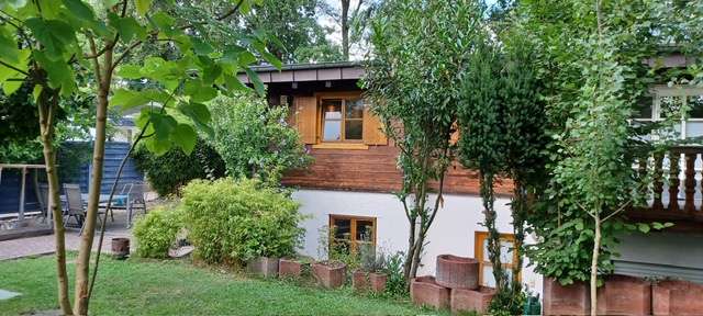 Haus zum Kaufen in Mörfelden-Walldorf 1.100.000 € 300 m²